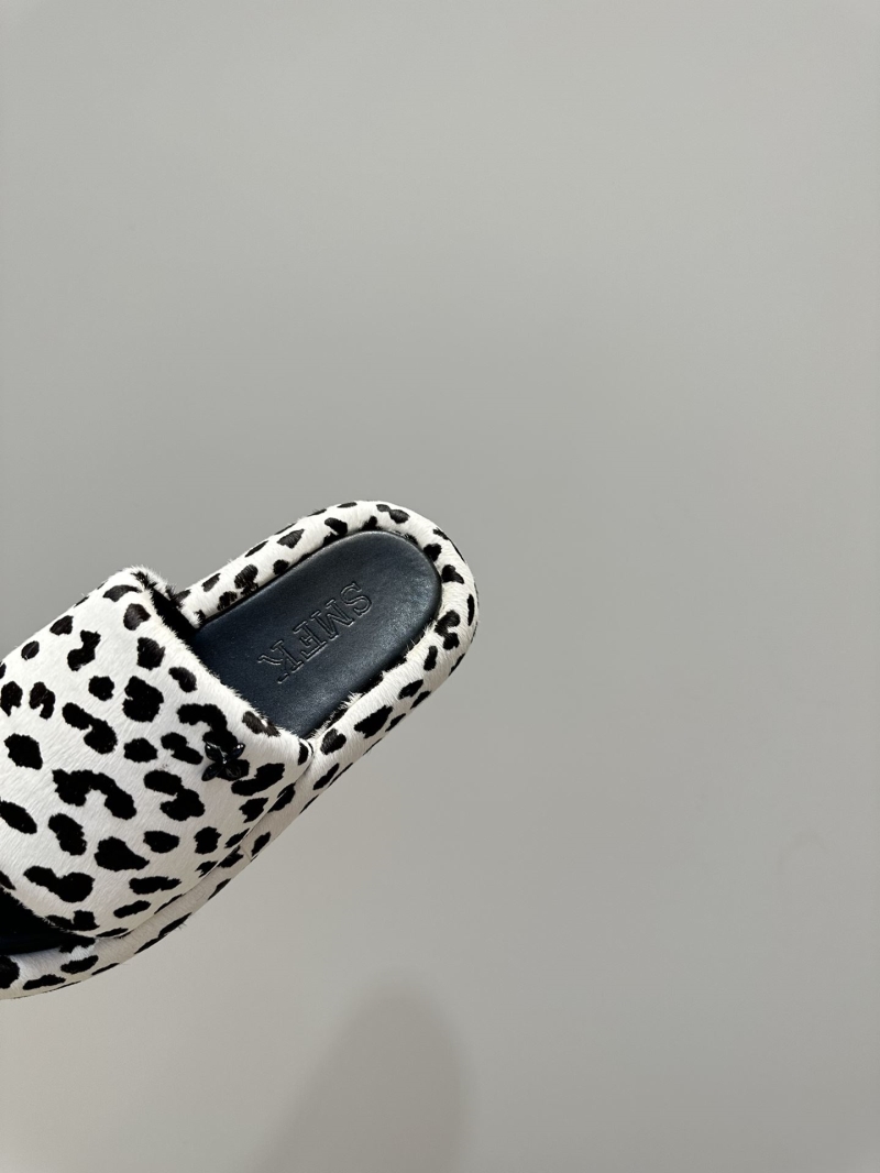 Other flat shoes